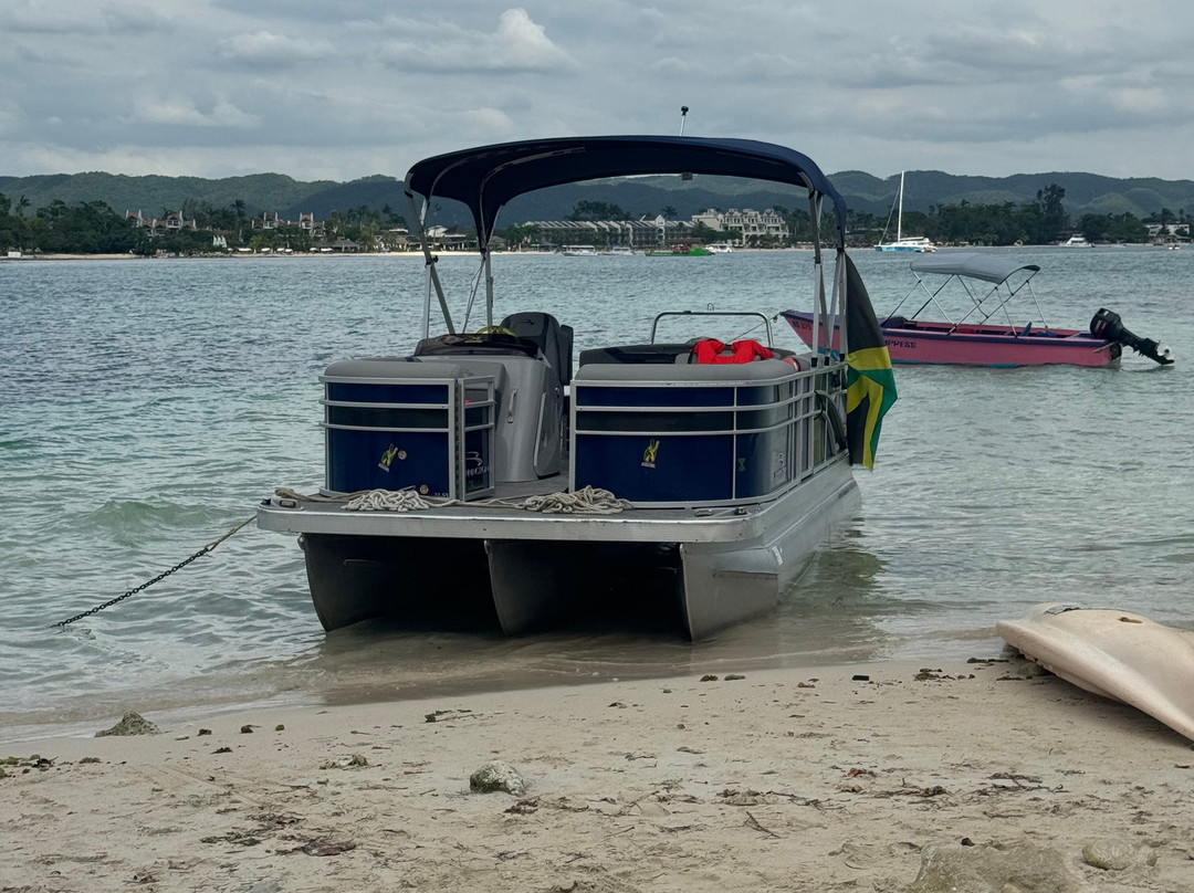 Jamaican Luxury Boats-内格里尔必去景点