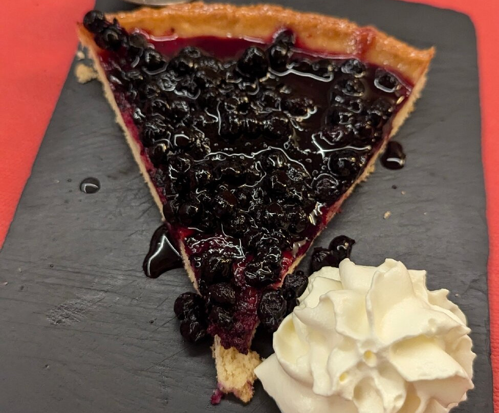 小木屋酒店主图