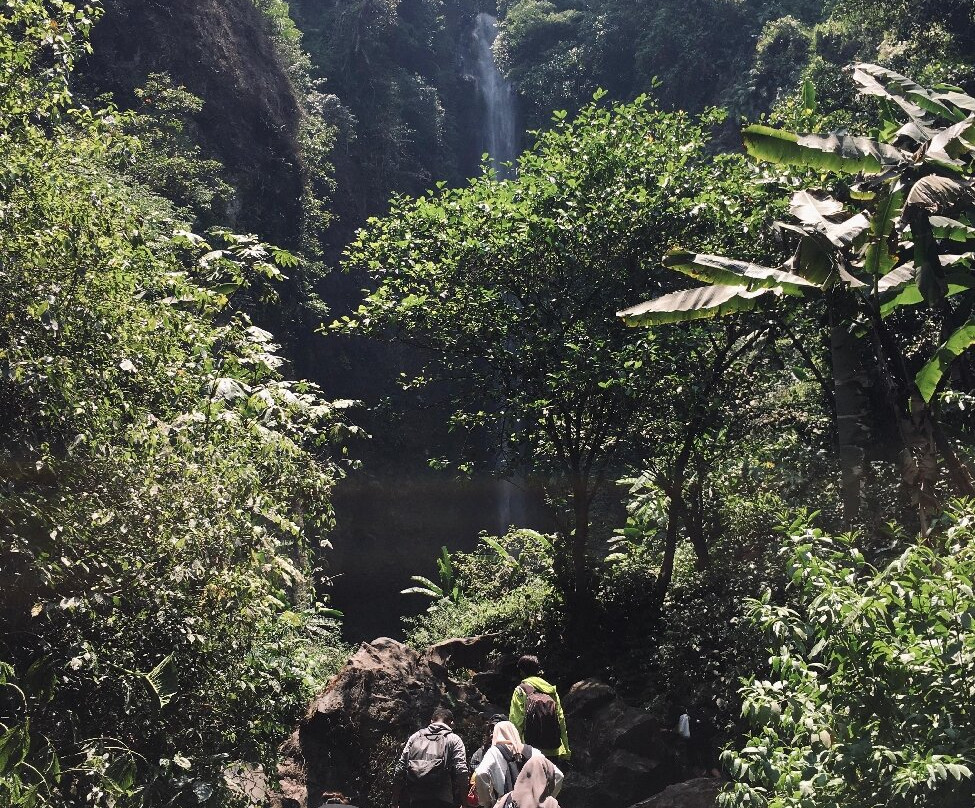 Glotak Waterfall景点图片