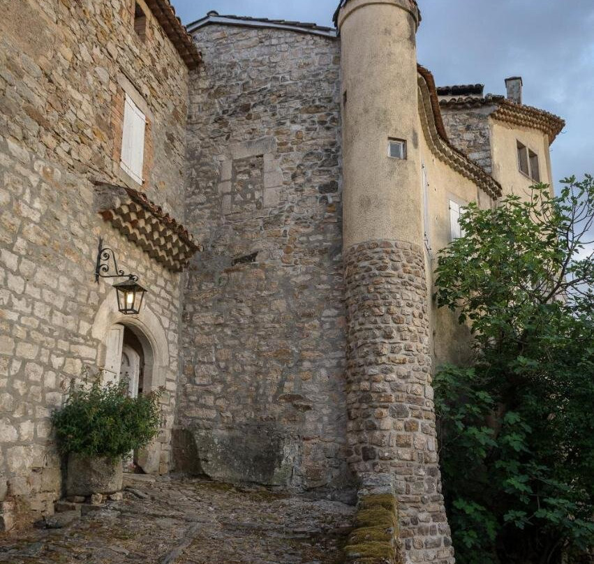 Manoir De Champvert