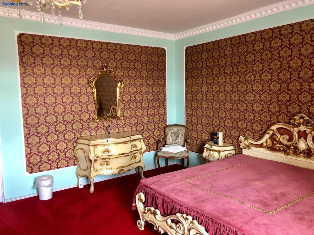 Lambach Villa
