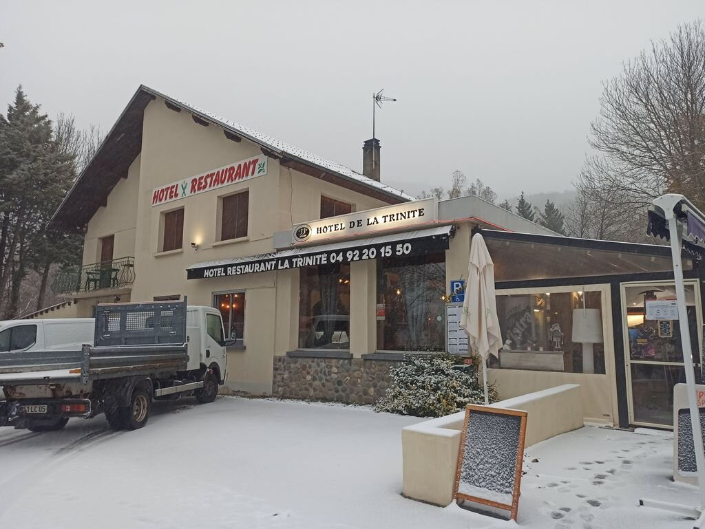 拉特里尼特酒店主图