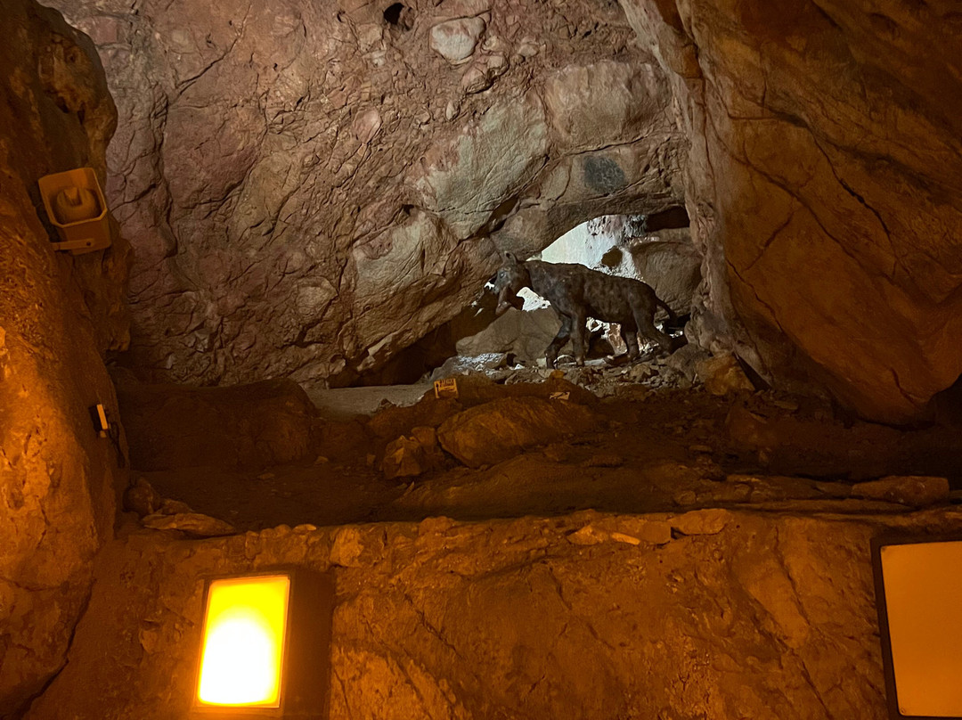 Cave of Agios Georgios-Kilkis必去景点