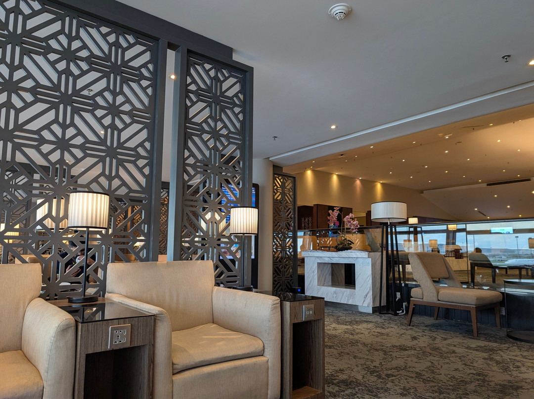 Golden Lounge-雪邦必去景点