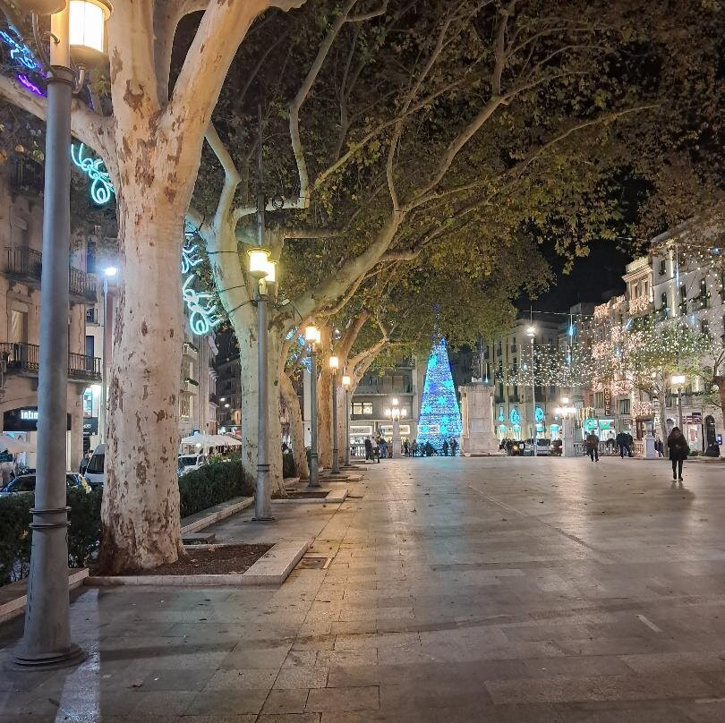 Monumento a Narciso Monturiol-菲格拉斯必去景点