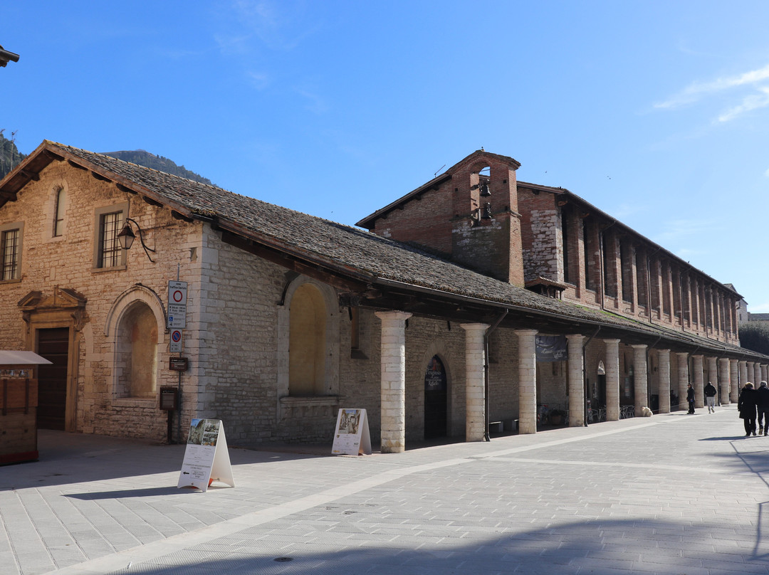 Piazza Quaranta Martiri-古比奥必去景点