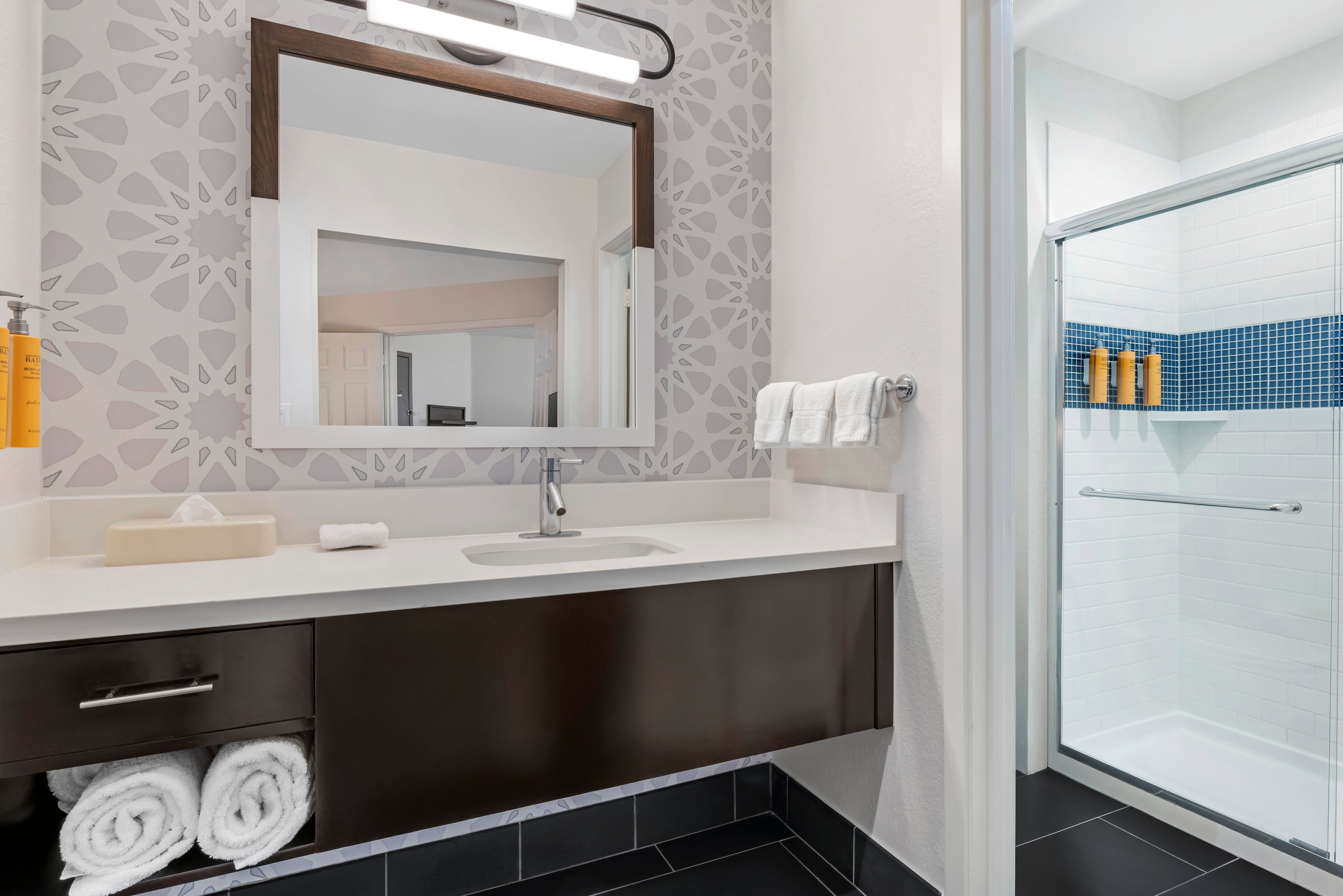 托兰斯桥宿套房酒店-浴室