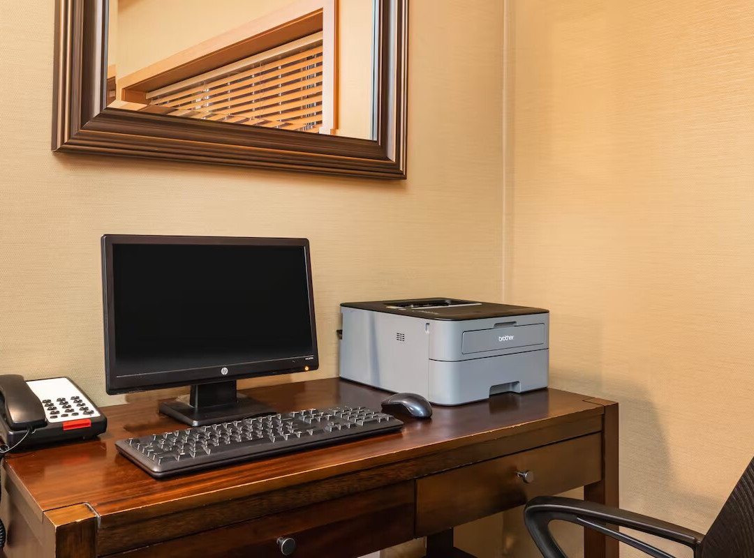 波特兰机场拉昆塔套房酒店主图