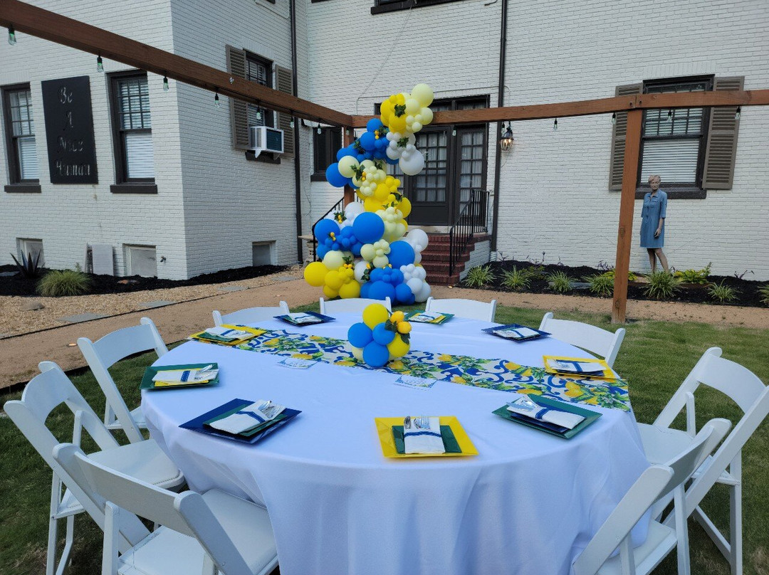 Morehead Manor Bed And Breakfast