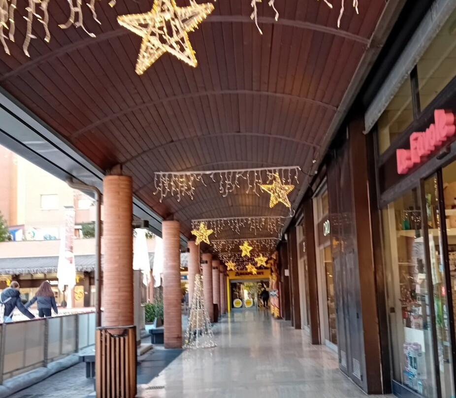 Centro Meridiana-雷诺河畔卡萨莱基奥必去景点