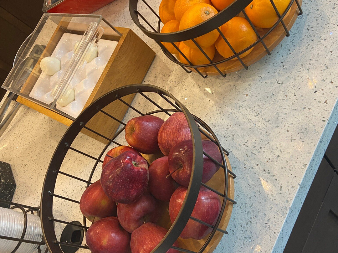 Hampton Inn & Suites Manchester主图