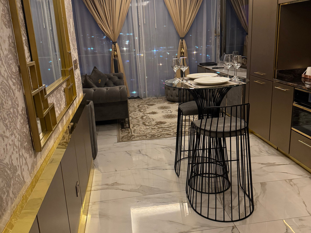 Number One Oxford Street Hotel & Suites主图