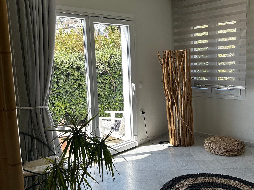 Aeolos Villas Sustainable Living主图