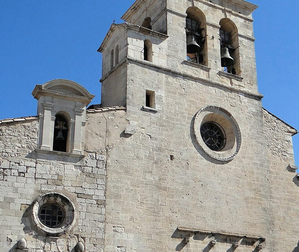 Eglise Notre Dame De La Tour-Sault必去景点