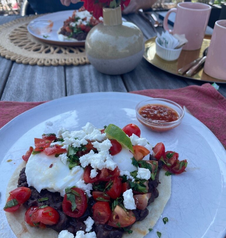 Twelve Senses Retreat主图