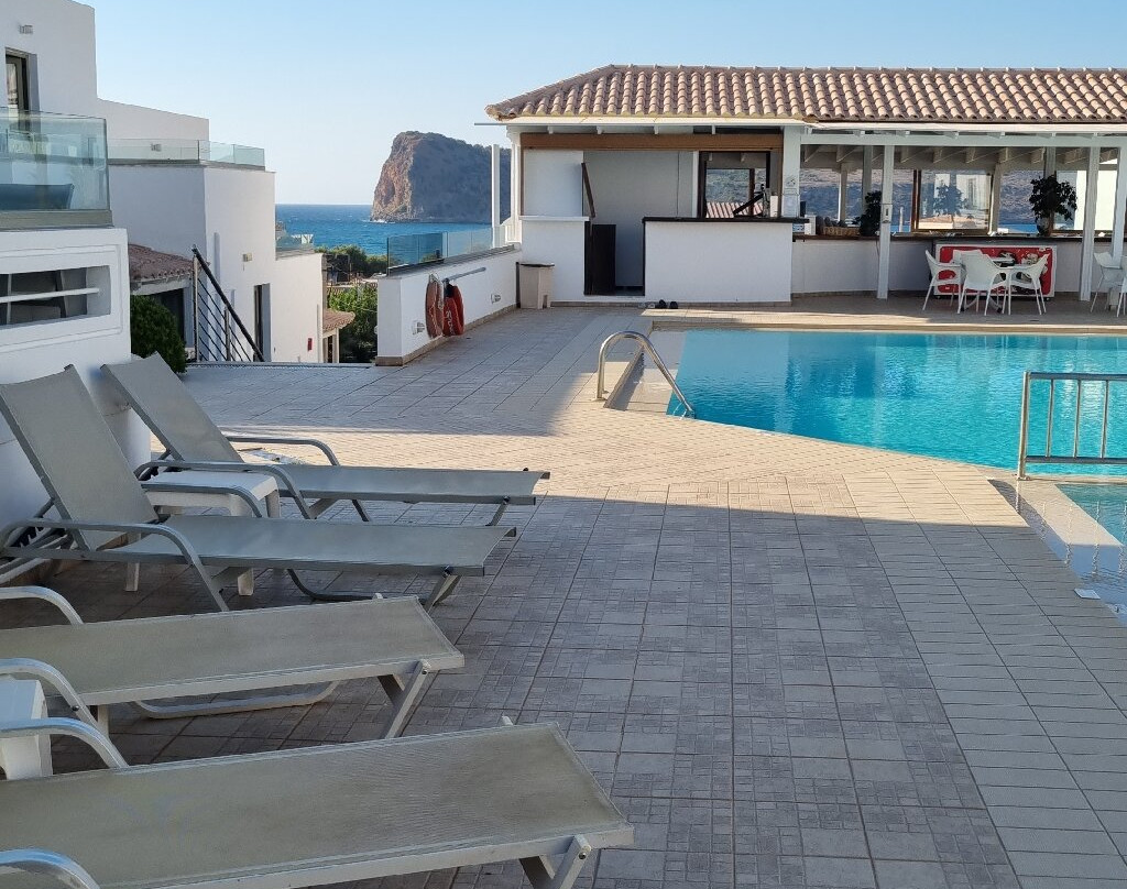 Apladas Apartments主图