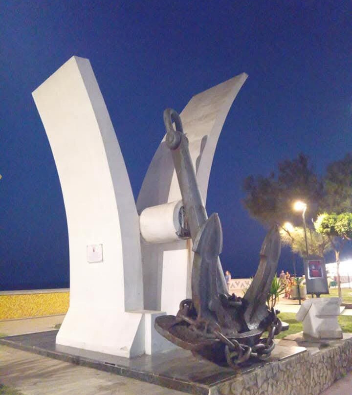 Monumento Ai Caduti Del Mare-Catanzaro Lido必去景点