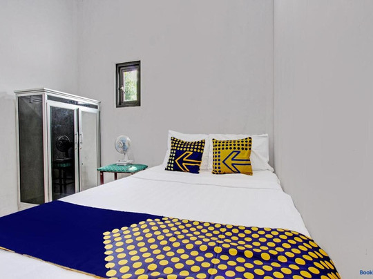 SPOT ON 92188 Ndalem Eyang Guesthouse Syariah