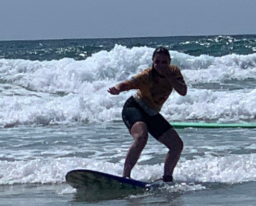 Kiwi Surf-比斯卡罗斯必去景点