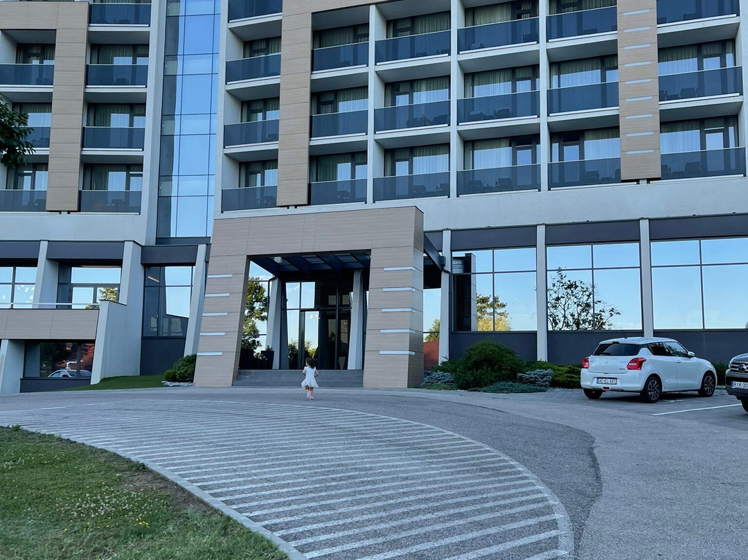 Avar Hotel主图