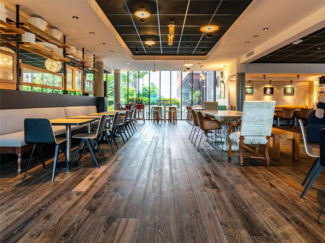 兰斯中心诺富特套房酒店主图