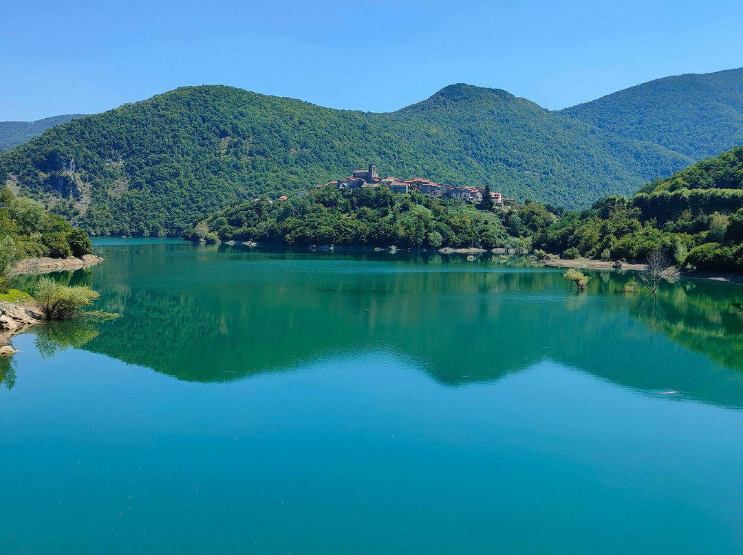 Lago Di Vagli-Vagli Sotto必去景点
