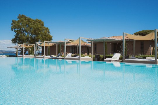 圣特罗佩兹库贝酒店-泳池