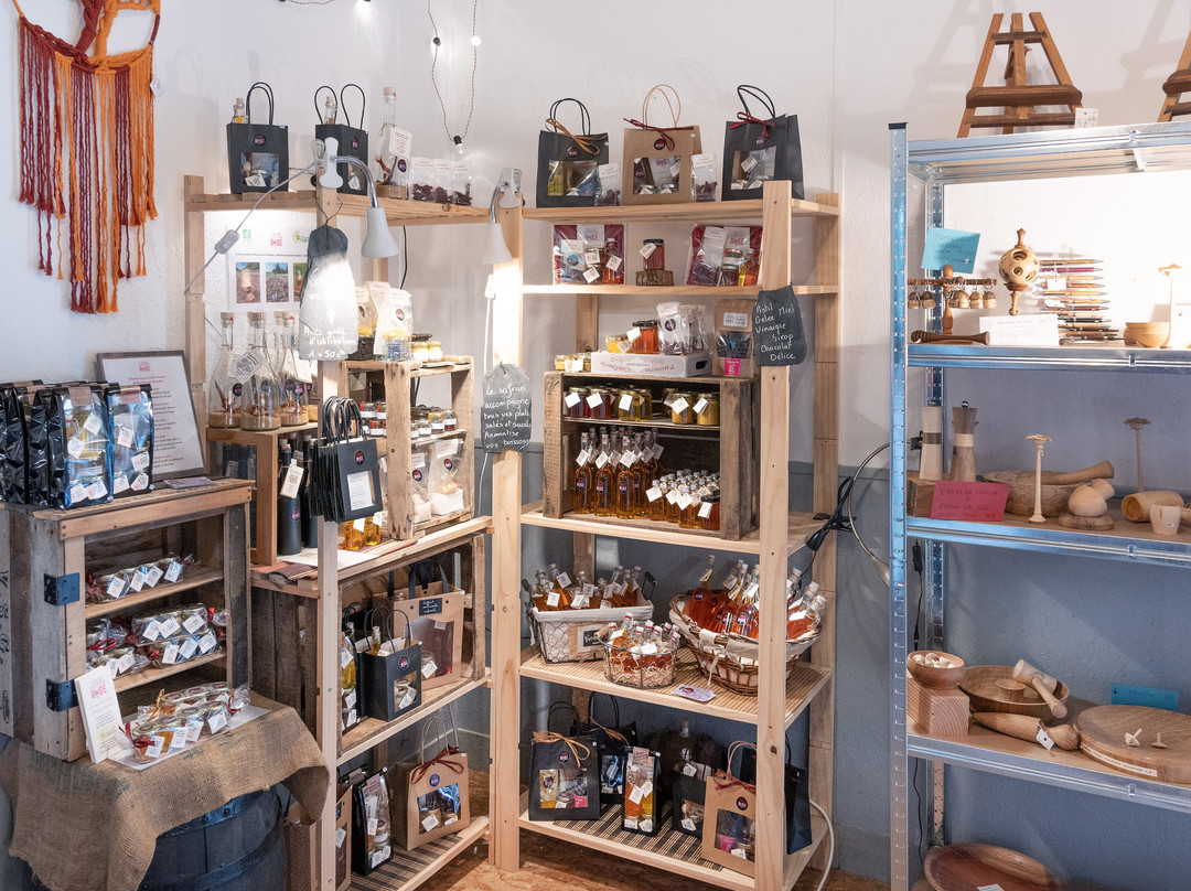 Le Noyau Coin Des Artisans-Gimel-les-Cascades必去景点