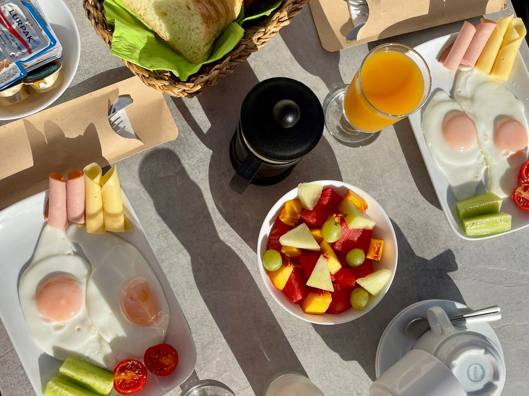 Almyra Studios主图