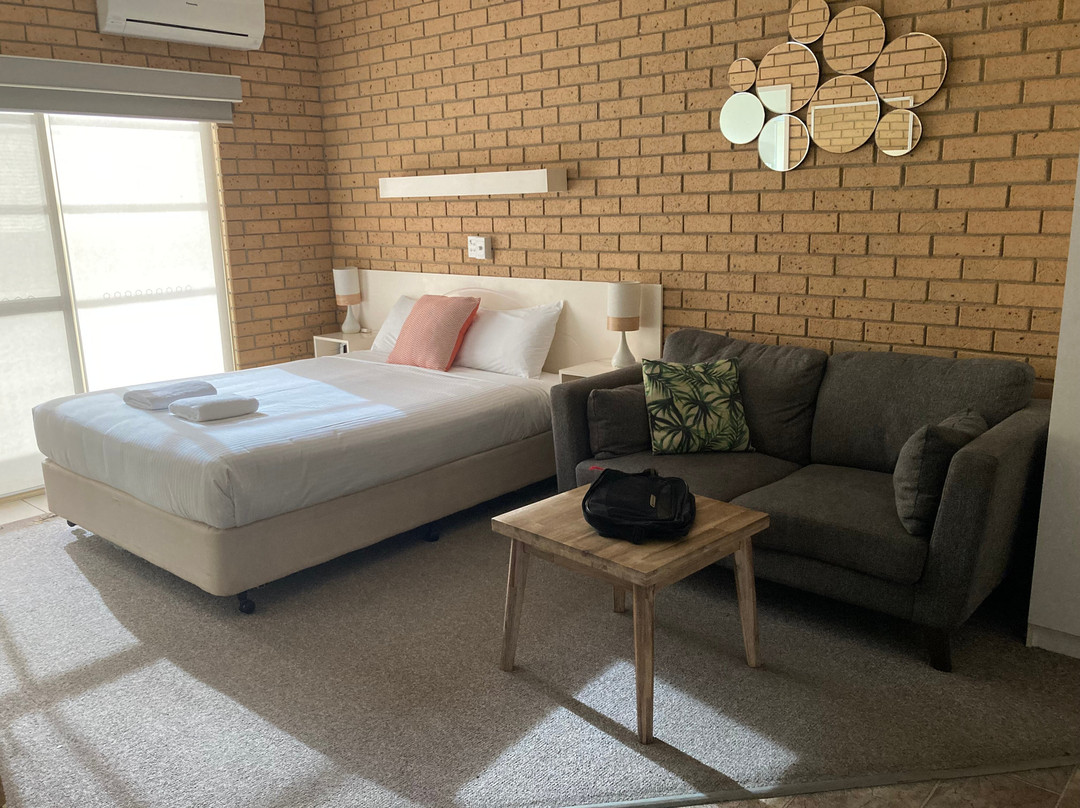 扬巴汽车旅馆主图