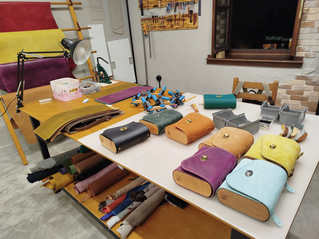 BE Wood And Leather Craft-沃洛斯必去景点