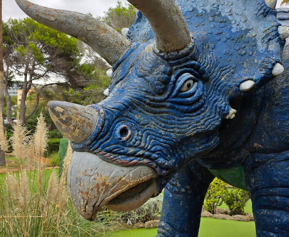 Dino Minigolf-帕尔马海滩必去景点