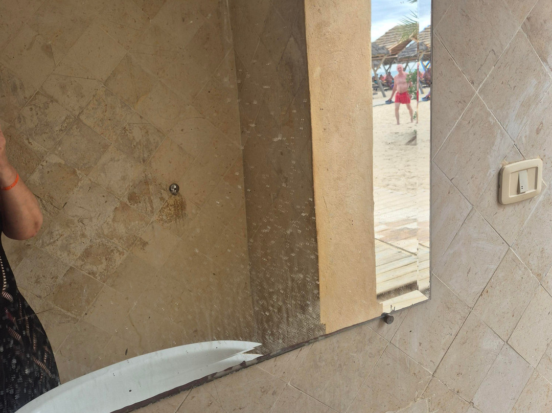 The Orangers Beach Resort & Bungalows主图