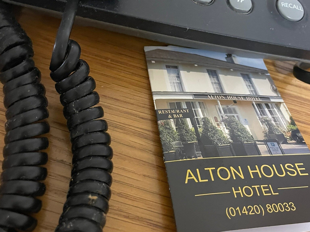 赫里博恩阿尔顿别墅酒店主图