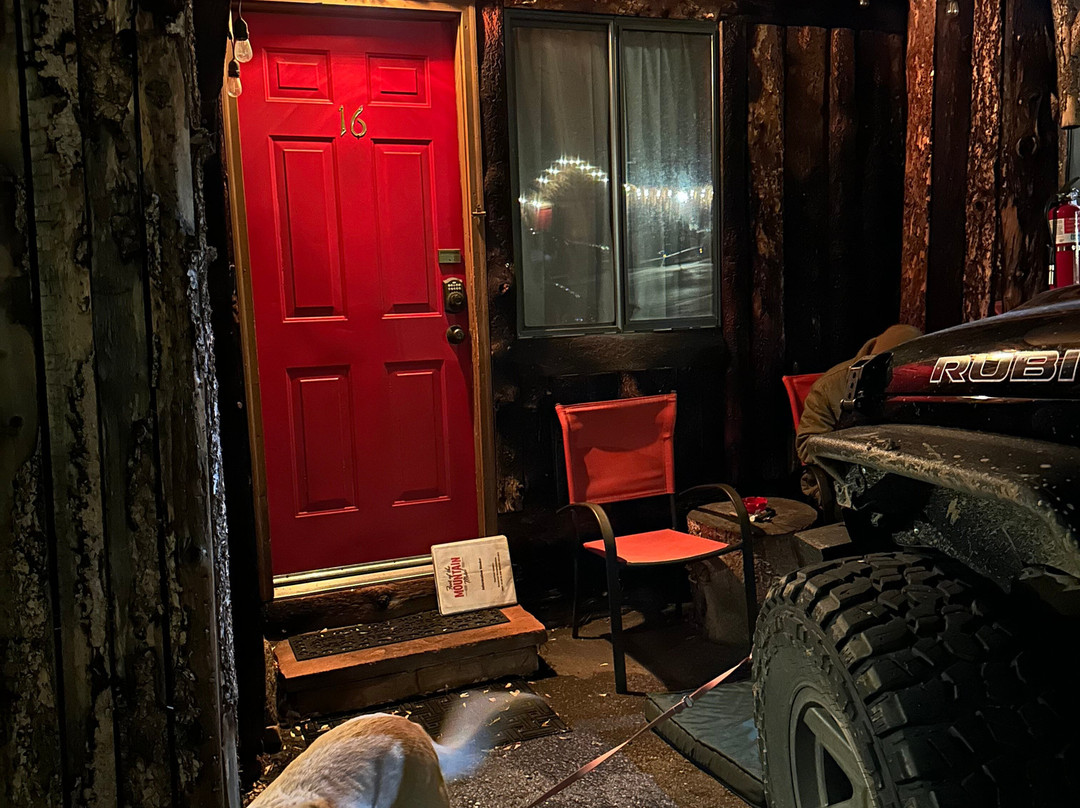 Foot of the Mountain Motel主图