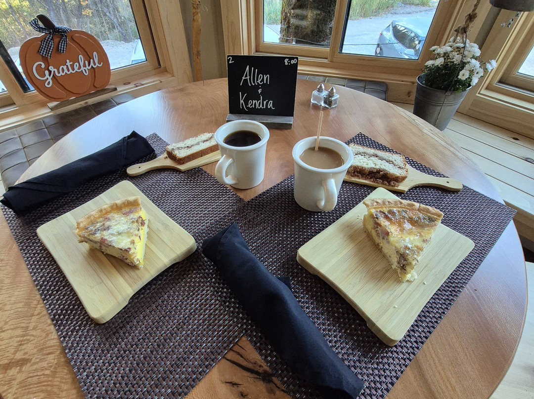 The Snowed Inn主图