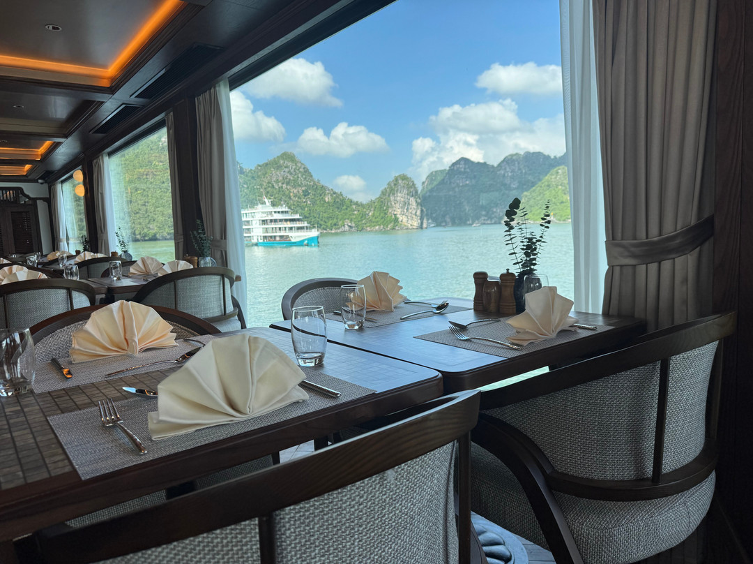 Halong Capella Cruise-海防必去景点