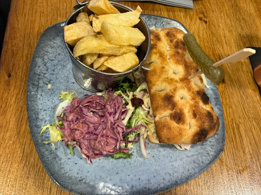 十字狐狸酒吧烧烤屋酒店主图