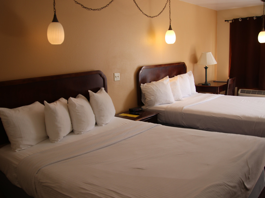 Town House Motel主图