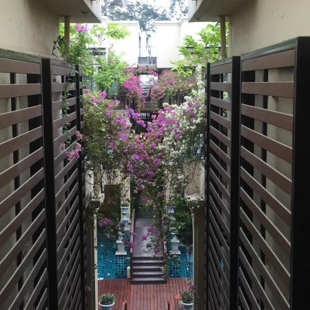 芭东布拉莎丽度假酒店主图