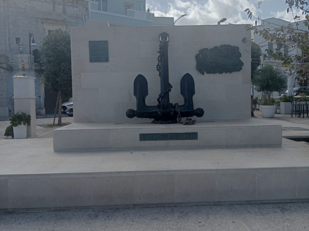 Monumento ai caduti-阿尔贝罗贝洛必去景点