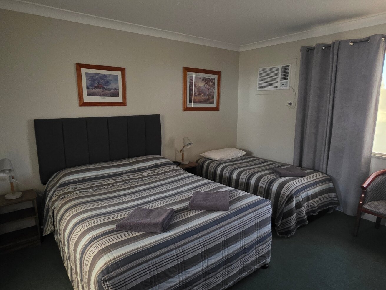 Isis Motel Scone-官方