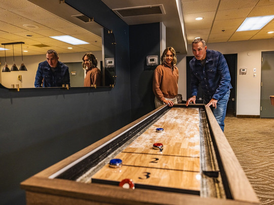 Whitefish Riverfront Hotel主图