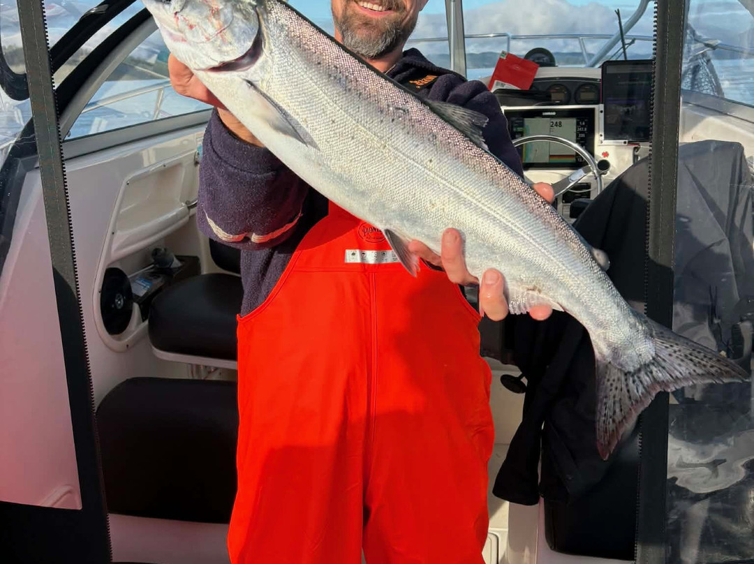 Fishing Storie Charters-坎贝尔里弗必去景点