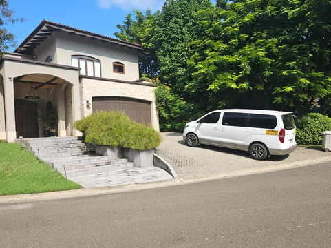 Liberia Airport Shuttle CR