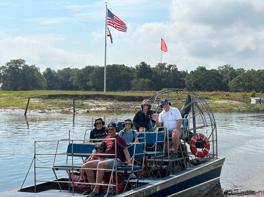 Grape Hammock Airboat & Alligator Tours-莱克威尔士必去景点