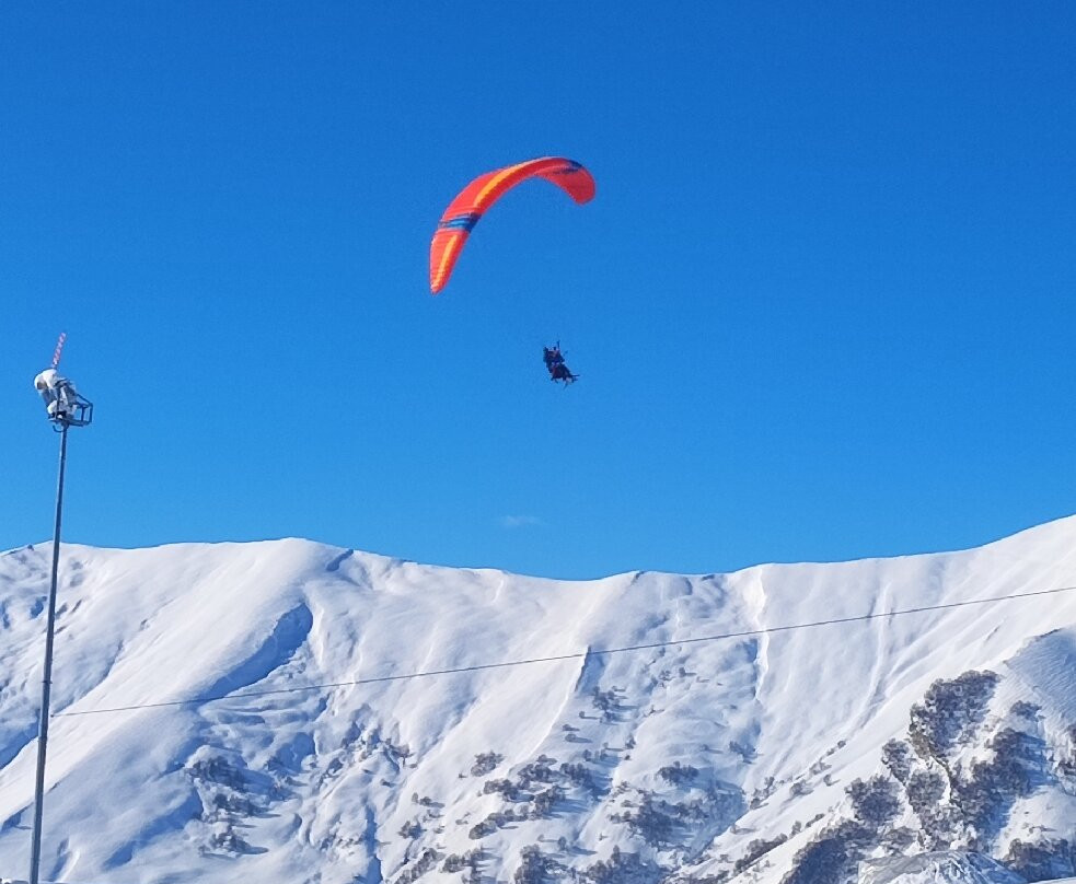 Paragliding in Gudauri-古道里必去景点