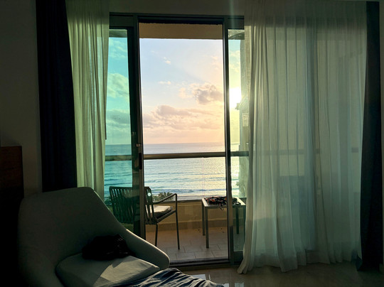 坎昆水上生活酒店主图