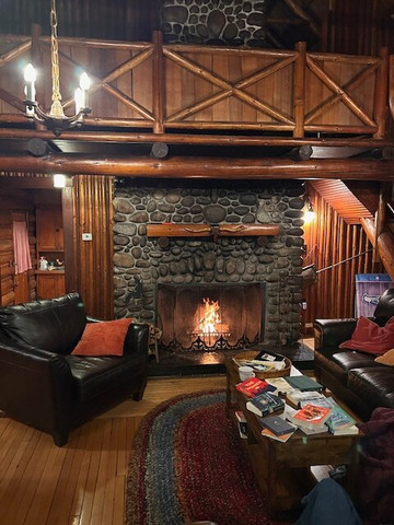 瑞尼尔山库伯溪旅馆主图