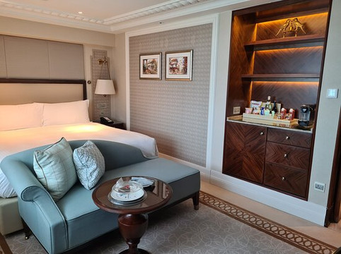 新加坡富丽敦酒店主图